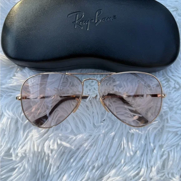 Ray-Ban Gold Aviator Sunglasses - Picture 2 of 9